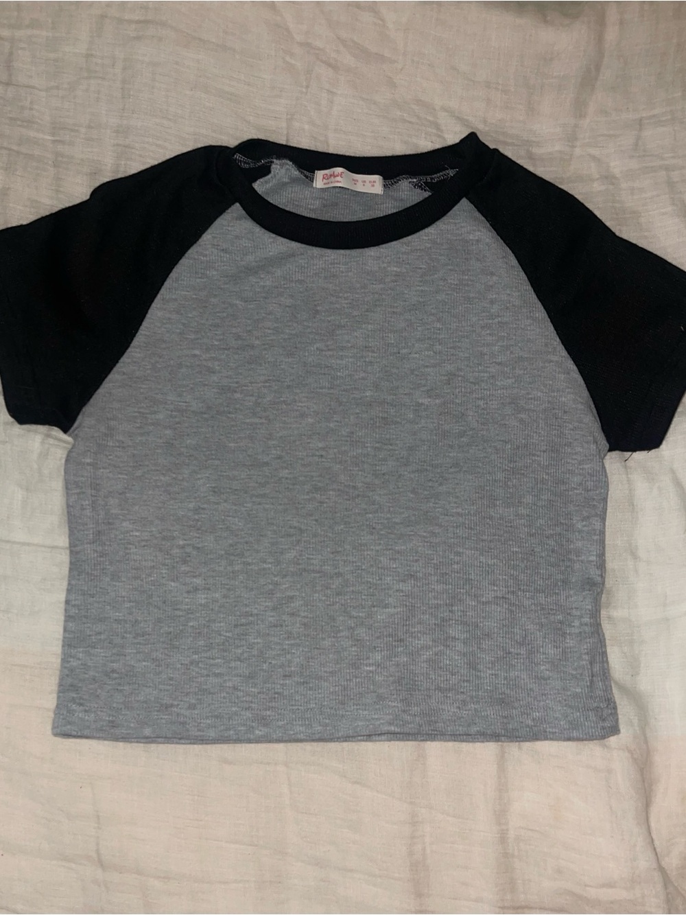 ROMWE Kids Raglan Tee in Gray and Black